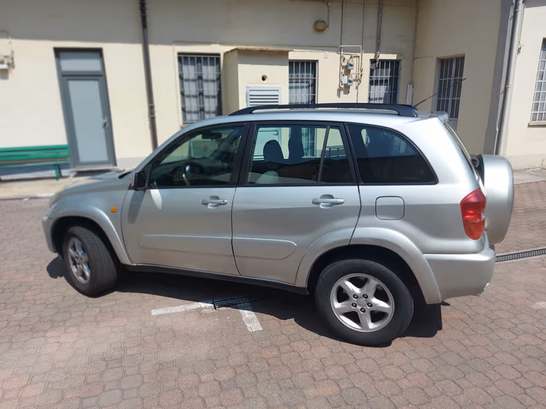 Toyota RAV 4 - 8