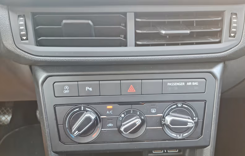 Volkswagen T-Cross - 31