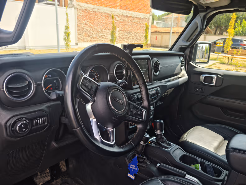Jeep Wrangler - 33