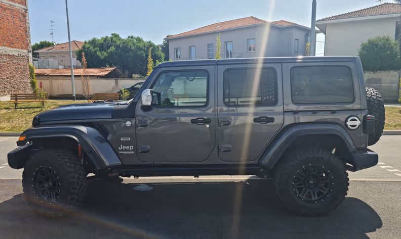 Jeep Wrangler - 8