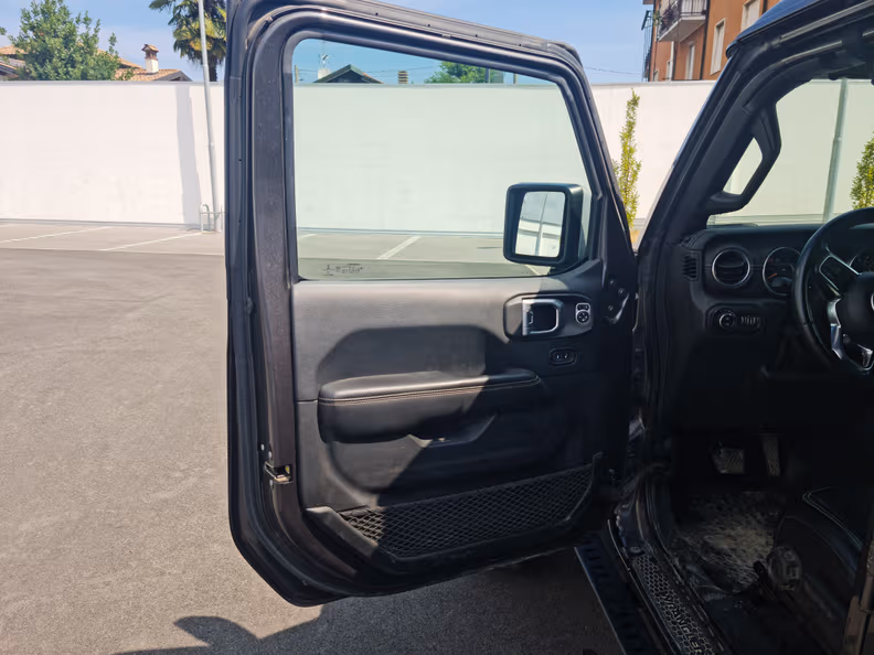 Jeep Wrangler - 31