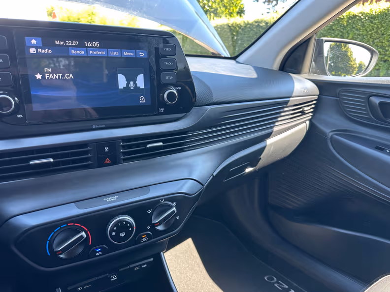 Hyundai i20 - 17