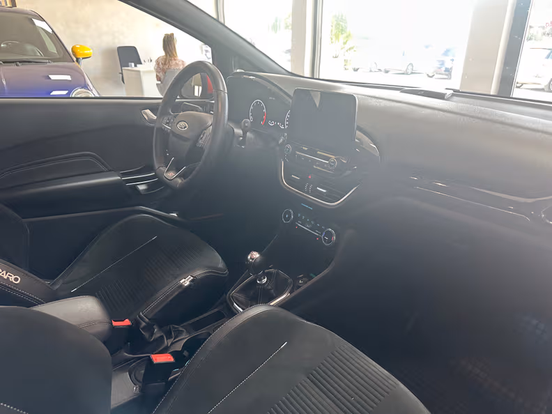 Ford Fiesta - 12