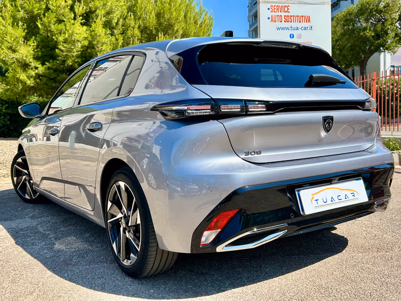 Peugeot 308 - 8