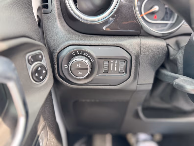 Jeep Wrangler - 16