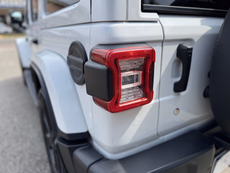 Jeep Wrangler - 12