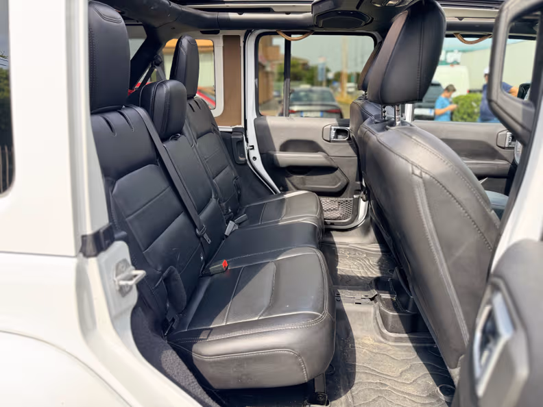 Jeep Wrangler - 25