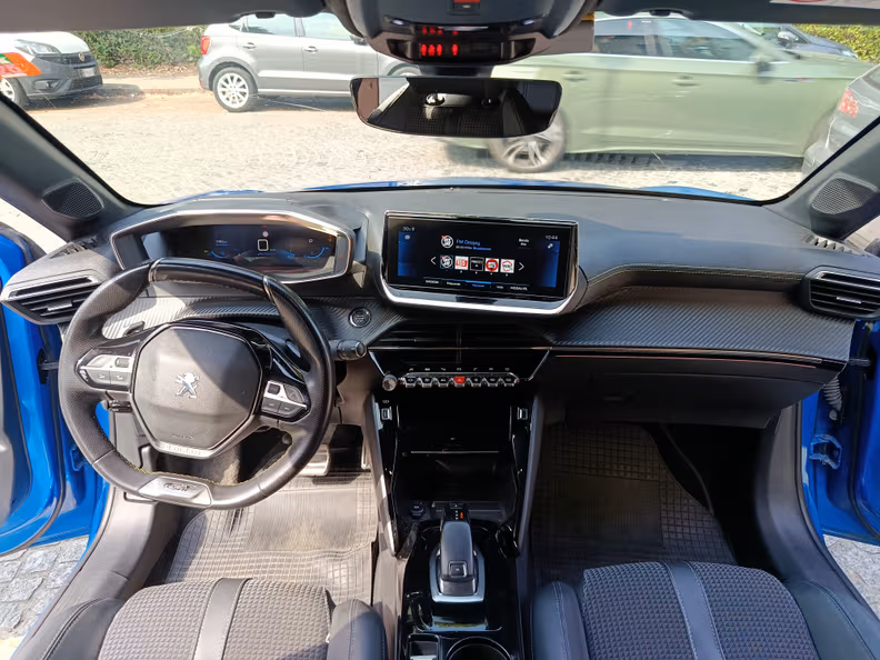 Peugeot 208 - 35