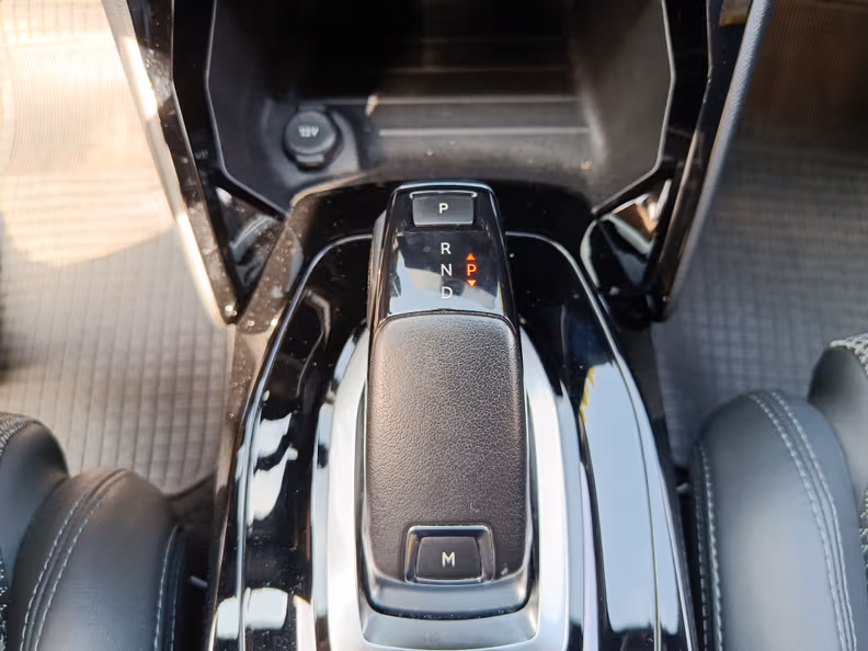 Peugeot 208 - 21