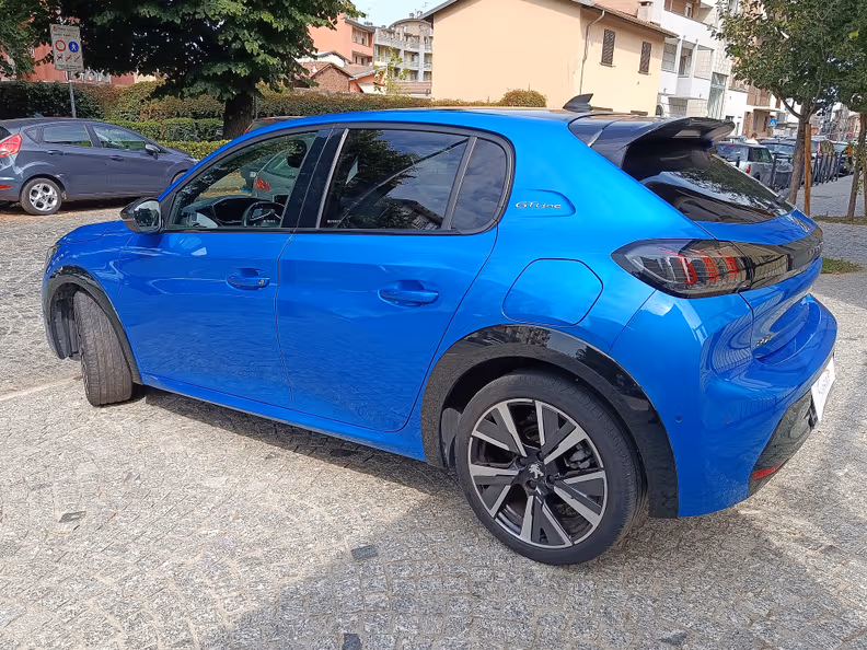 Peugeot 208 - 7