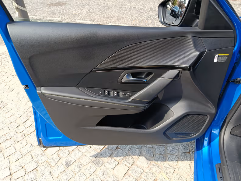 Peugeot 208 - 39