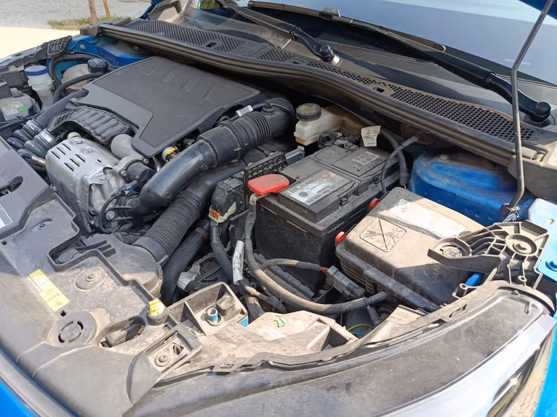 Peugeot 208 - 45