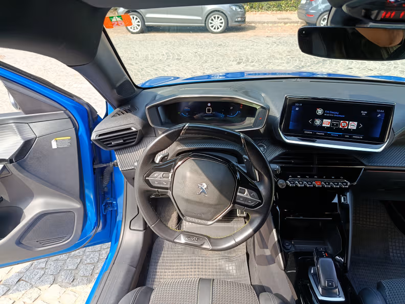 Peugeot 208 - 36