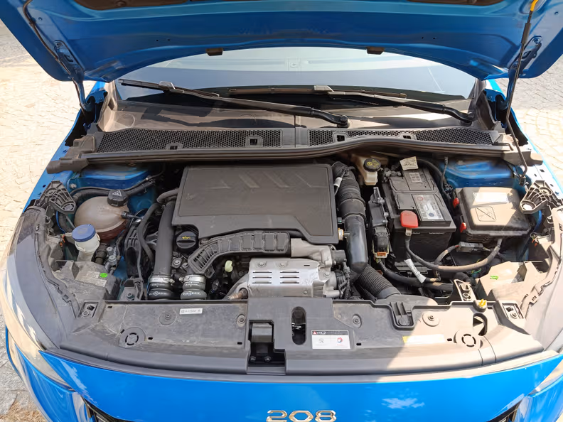 Peugeot 208 - 43