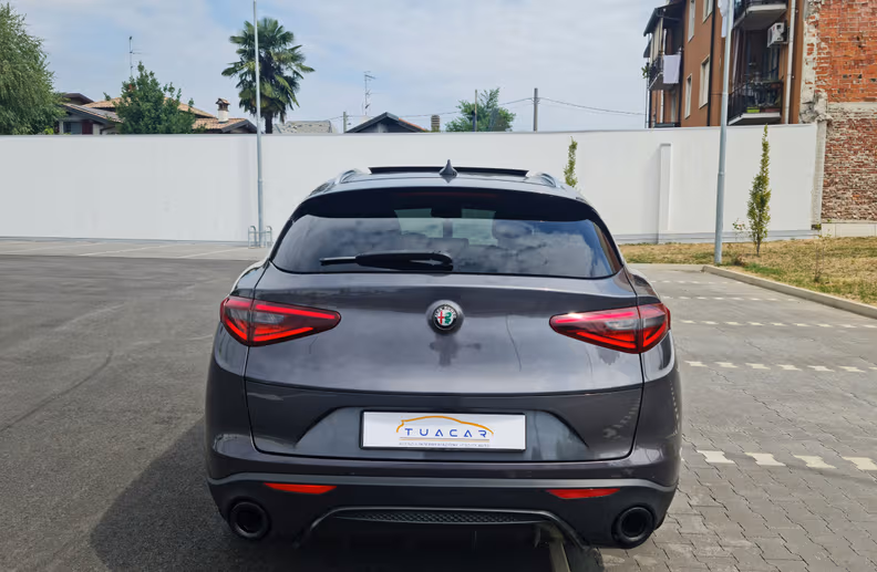 Alfa Romeo Stelvio - 7
