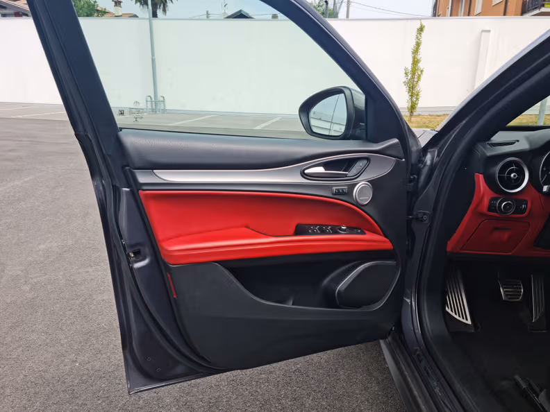 Alfa Romeo Stelvio - 24