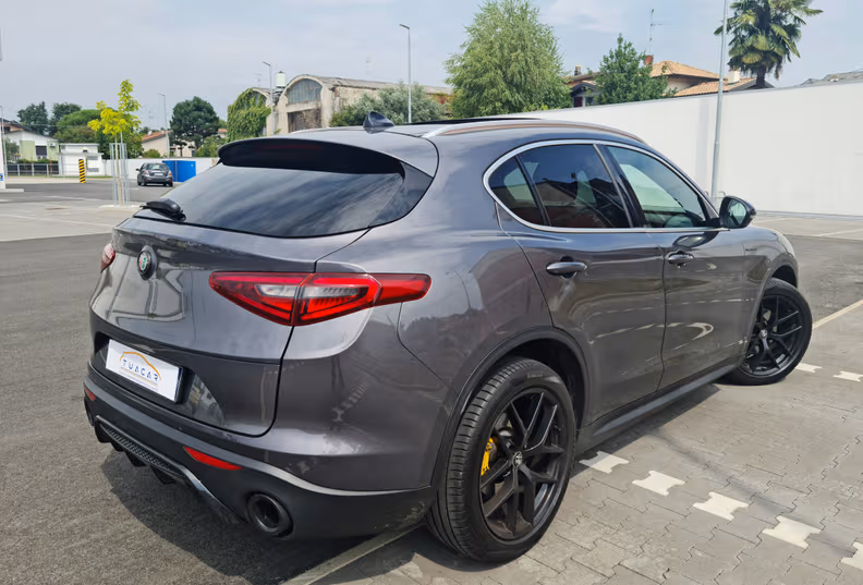 Alfa Romeo Stelvio - 6