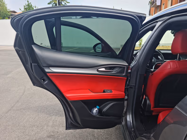 Alfa Romeo Stelvio - 21