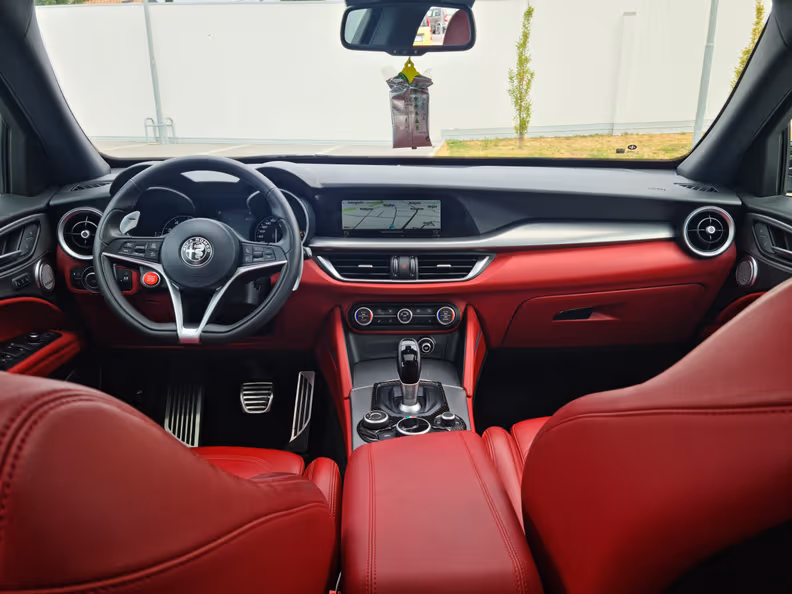 Alfa Romeo Stelvio - 50