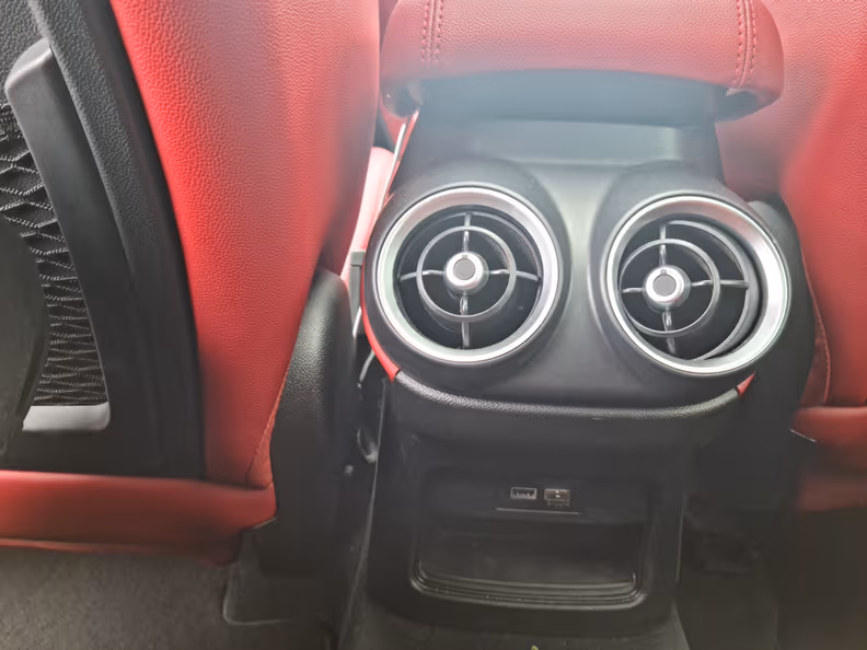 Alfa Romeo Stelvio - 53