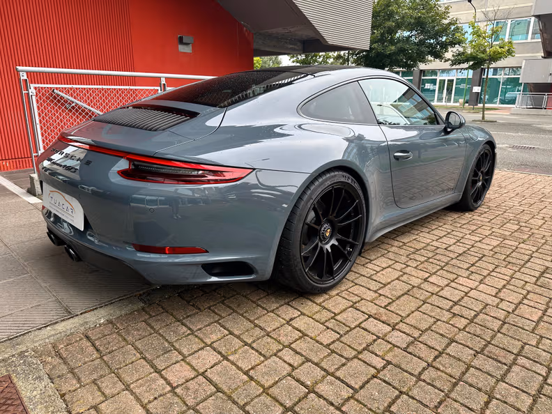 Porsche 911 - 4
