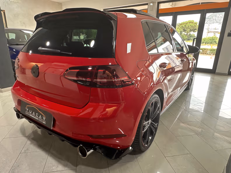 Volkswagen Golf - 5