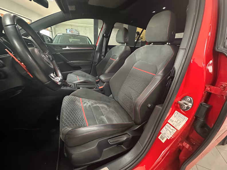 Volkswagen Golf - 12