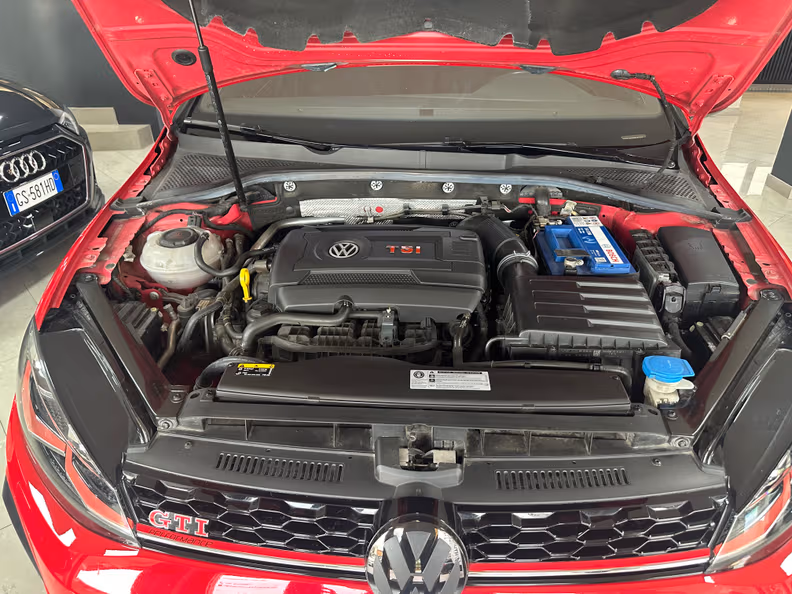 Volkswagen Golf - 16