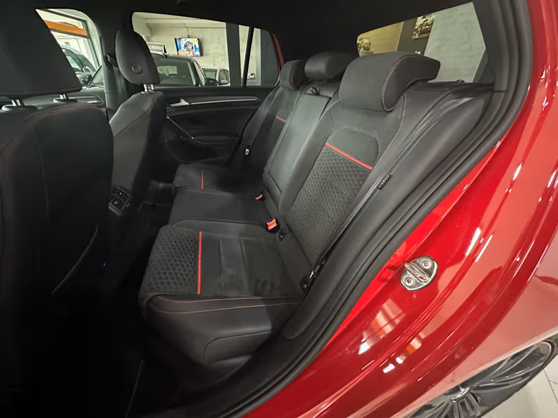 Volkswagen Golf - 14