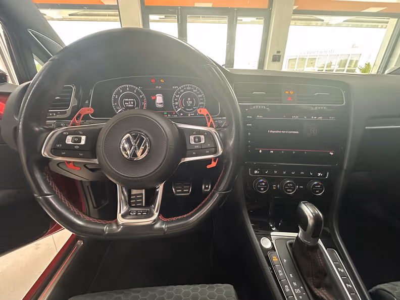 Volkswagen Golf - 9
