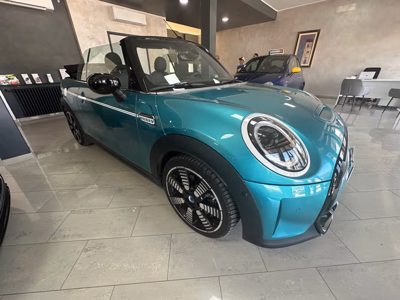 MINI Convertible - 6