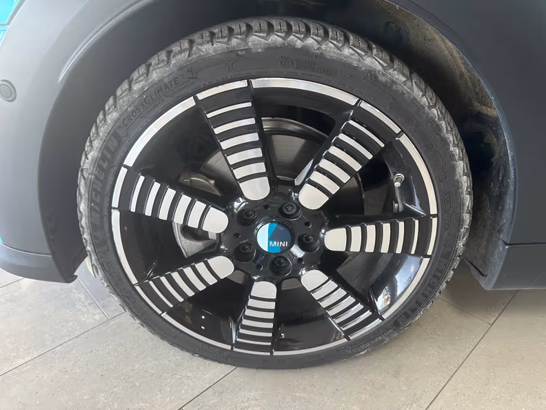 MINI Convertible - 14