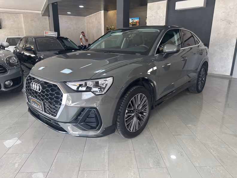 Audi Q3 - 1