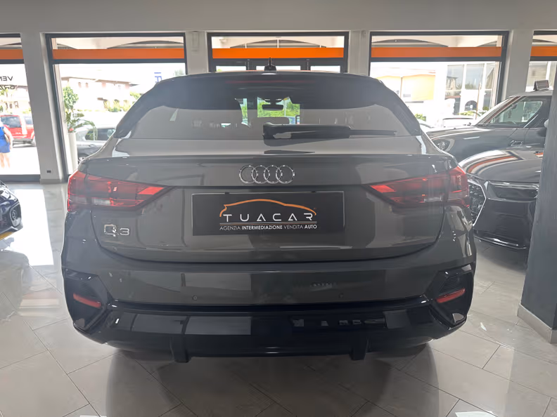 Audi Q3 - 4