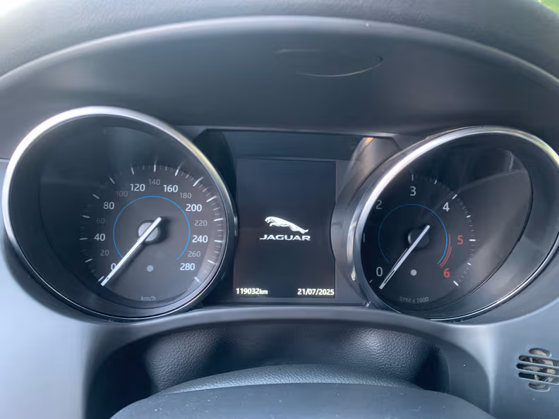 Jaguar F-Pace - 28