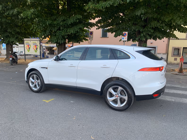 Jaguar F-Pace - 7