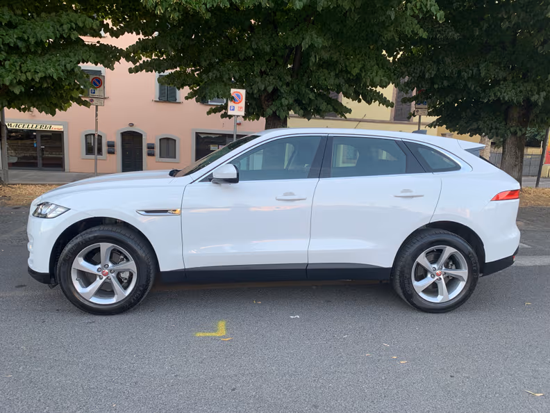 Jaguar F-Pace - 6