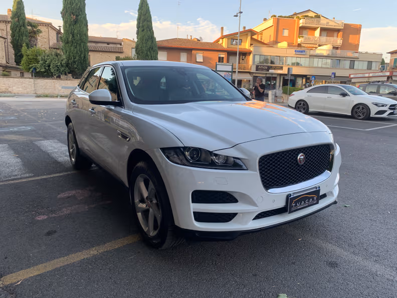 Jaguar F-Pace - 15