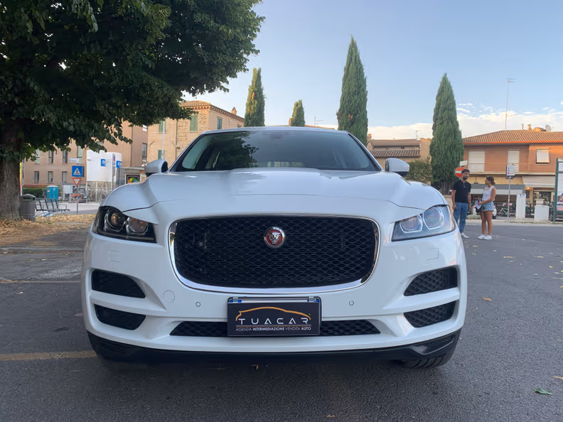 Jaguar F-Pace - 16