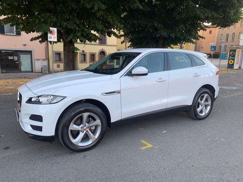 Jaguar F-Pace - 4
