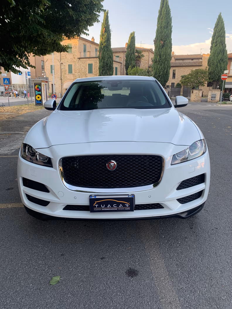 Jaguar F-Pace - 5