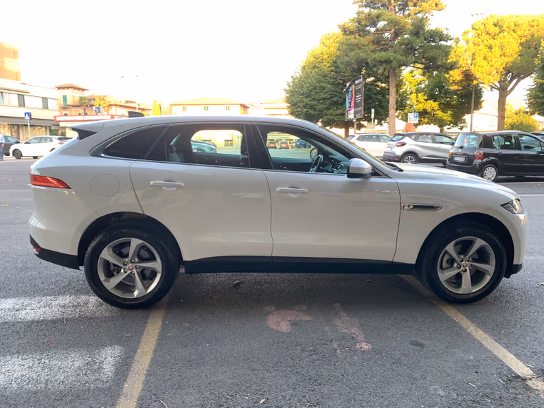 Jaguar F-Pace - 13