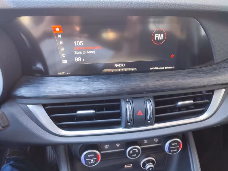 Alfa Romeo Stelvio - 12