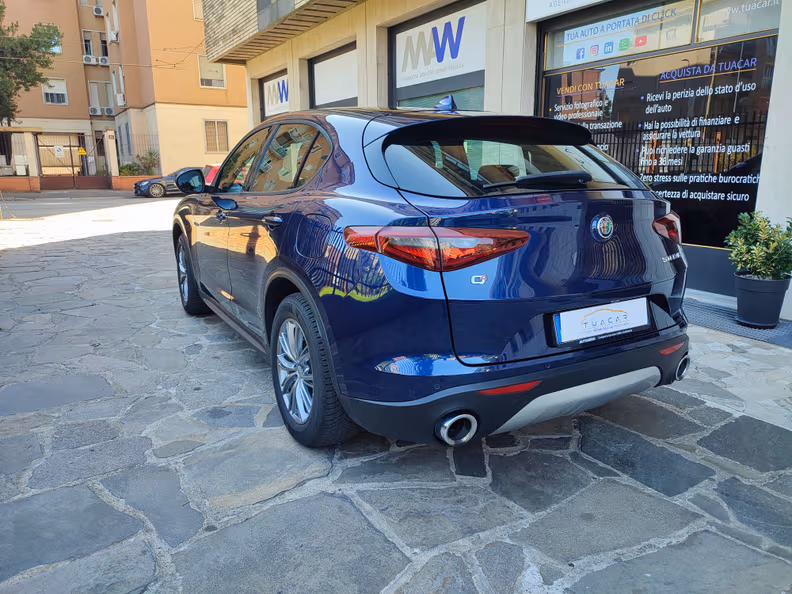 Alfa Romeo Stelvio - 2