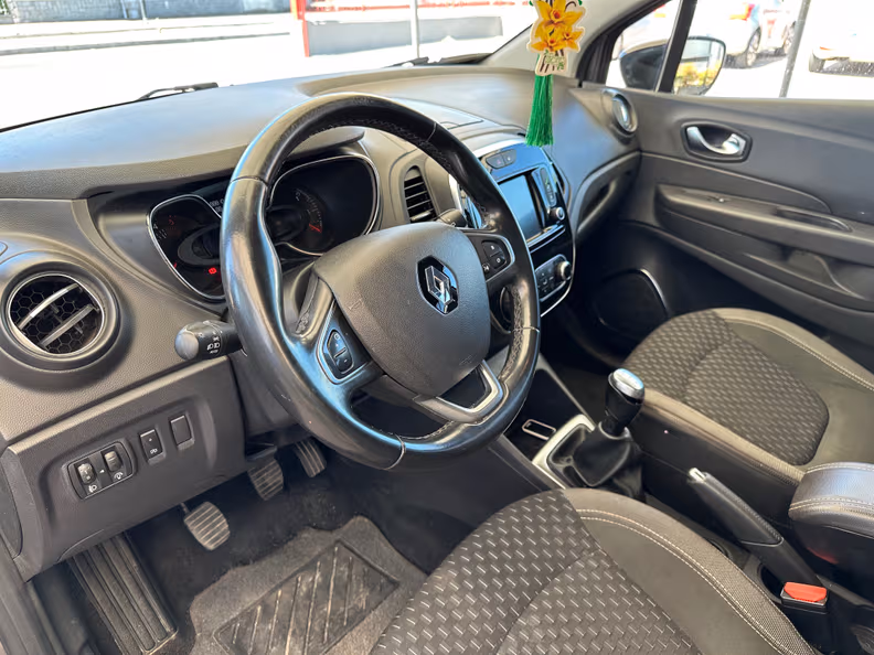 Renault Captur - 21