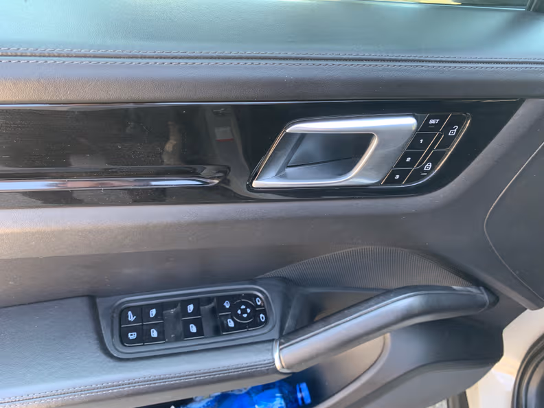 Porsche Cayenne - 16