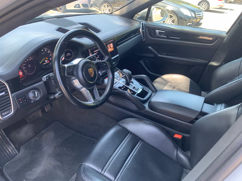 Porsche Cayenne - 27