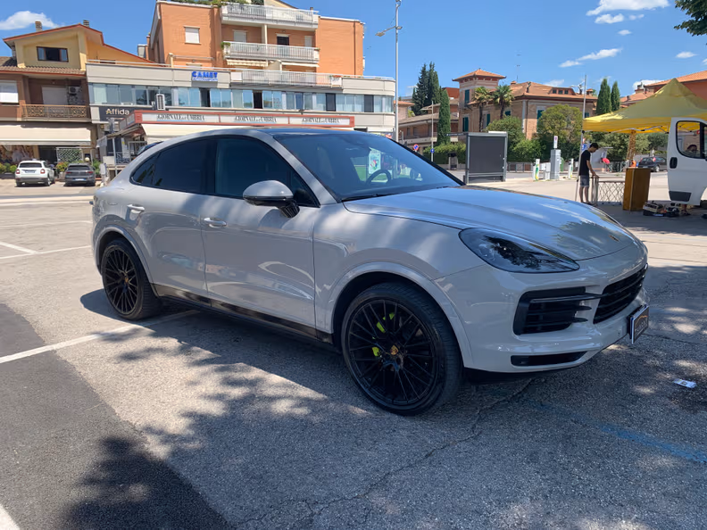 Porsche Cayenne - 10