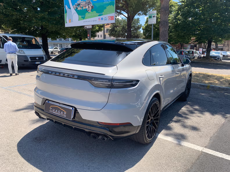 Porsche Cayenne - 7