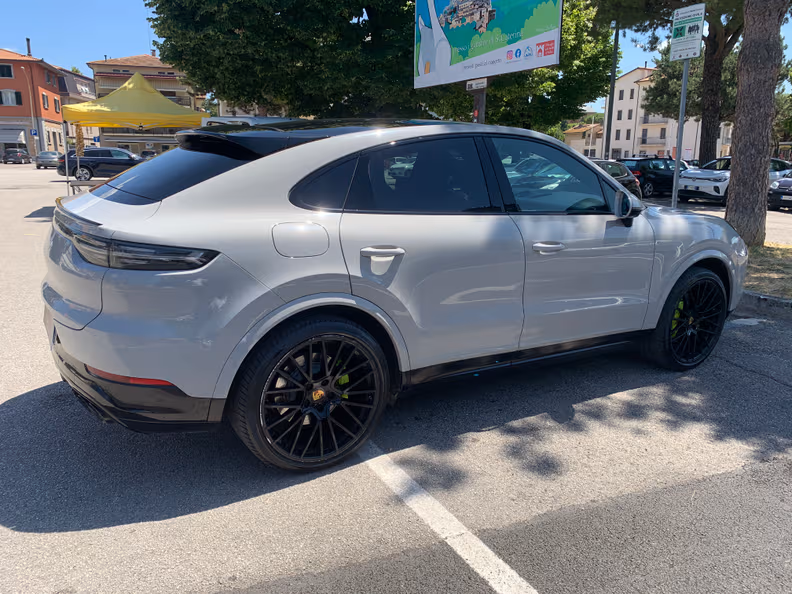 Porsche Cayenne - 8